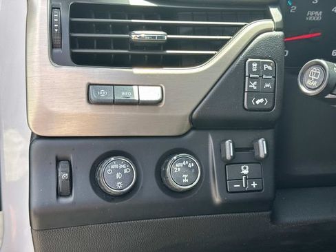 Used 2020 GMC Yukon Denali w/ Open Road Package AWD/4WD image 35