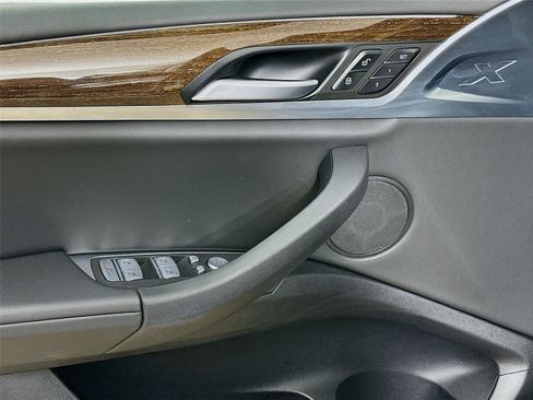 Used 2023 BMW X4 xDrive30i w/ Premium Package image 18