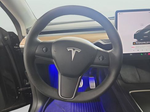 Used 2024 Tesla Model Y Performance AWD/4WD image 24
