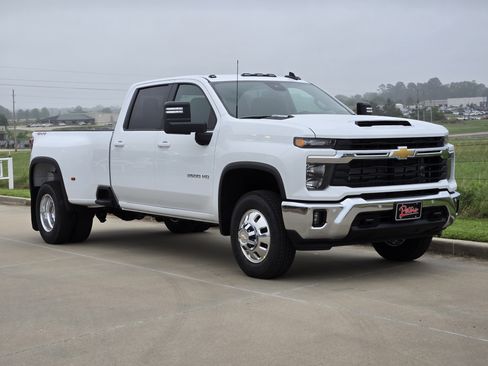 New 2026 Chevrolet Silverado 3500 LT w/ Safety Package AWD/4WD image 1