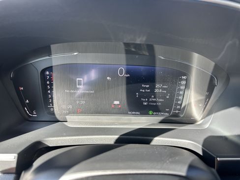 Used 2025 Honda Pilot Black Edition image 16