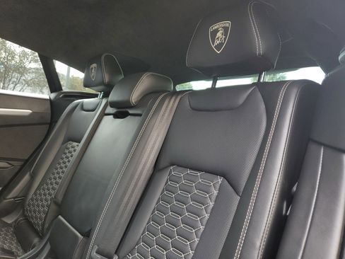 Used 2021 Lamborghini Urus image 15