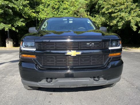 Used 2018 Chevrolet Silverado 1500 Custom w/ Custom Value Package AWD/4WD image 3