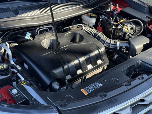 Used 2017 Ford Explorer Limited w/ Equipment Group 301A AWD/4WD image 9