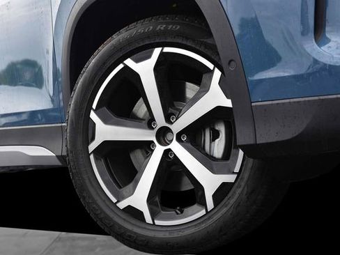 New 2026 Volkswagen Tiguan SE AWD/4WD image 3