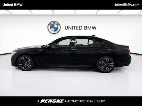 Used 2022 BMW 750i xDrive w/ Luxury Rear Seating Package AWD/4WD image 8