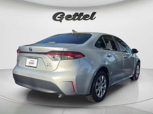 Used 2025 Toyota Corolla LE FWD image 5