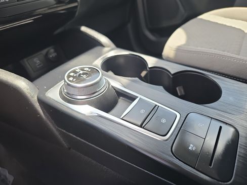 Used 2022 Ford Escape SE FWD image 33