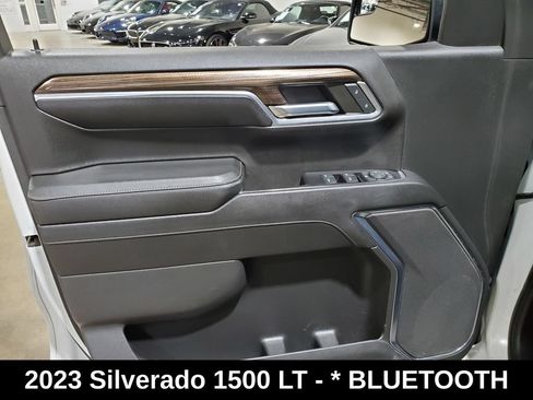 Used 2023 Chevrolet Silverado 1500 LT w/ Z71 Off-Road Package AWD/4WD image 8