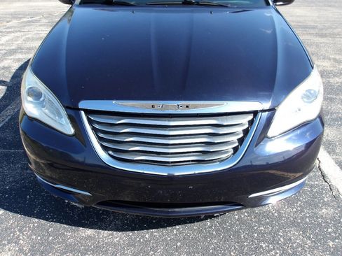 Used 2011 Chrysler 200 Touring image 26