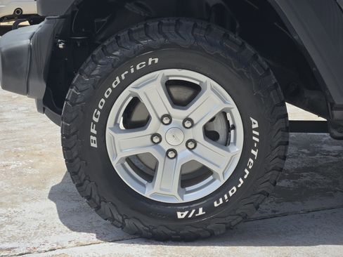 Used 2019 Jeep Wrangler Unlimited Sport S AWD/4WD image 13