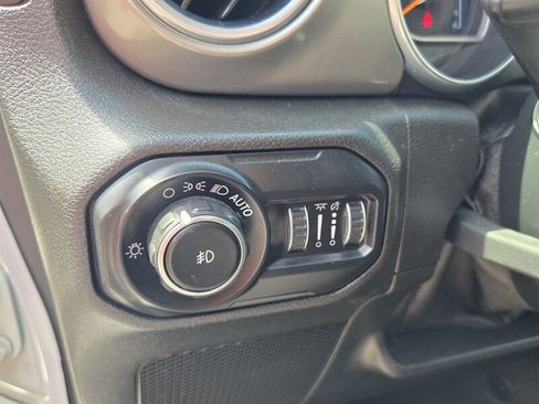 Used 2020 Jeep Wrangler Unlimited Sahara w/ Cold Weather Group AWD/4WD image 14
