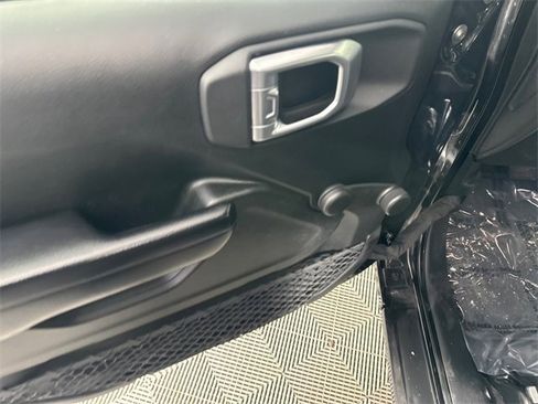 Certified 2019 Jeep Wrangler Unlimited Sport image 18