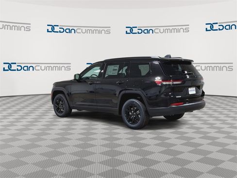 New 2025 Jeep Grand Cherokee L Laredo image 6