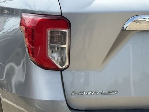 Used 2023 Ford Explorer Limited AWD/4WD image 6