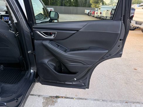 Used 2022 Subaru Forester Premium AWD/4WD image 16