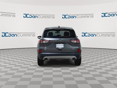 Used 2022 Ford Escape SE image 7
