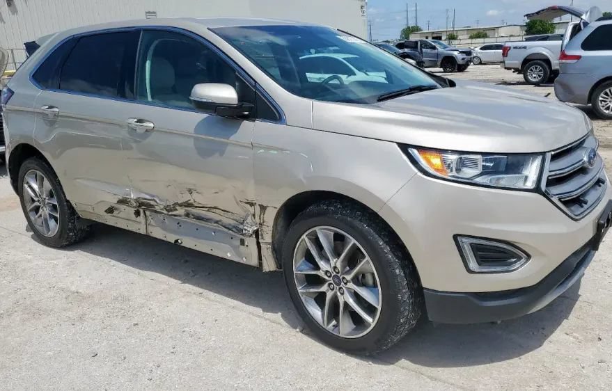 Used 2018 Ford Edge Titanium w/ Ford Safe & Smart Package AWD/4WD image 64