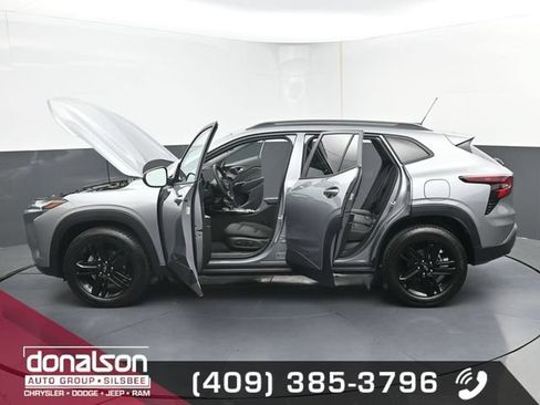Used 2026 Chevrolet Trax ACTIV w/ Sunroof Package FWD image 22