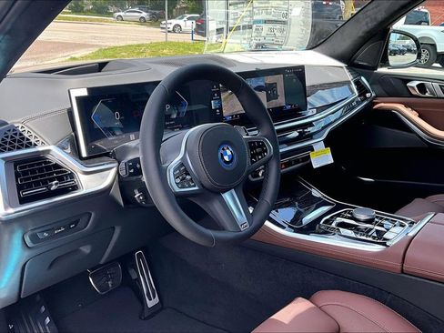 New 2026 BMW X5 xDrive50e w/ M Sport Package AWD/4WD image 5