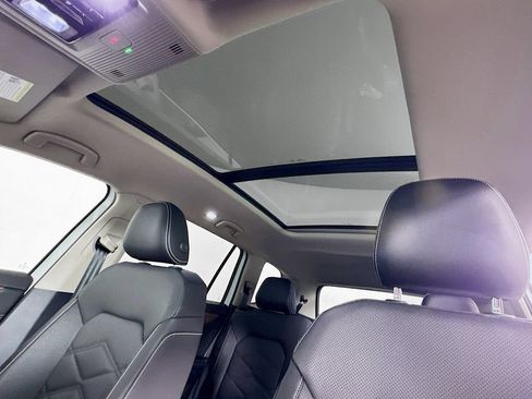 Used 2026 Volkswagen Atlas SE w/ Panoramic Sunroof Package FWD image 11