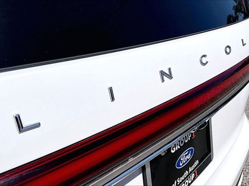 Used 2020 Lincoln Aviator Grand Touring w/ Elements Package Plus AWD/4WD image 31