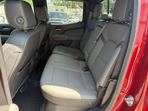 Used 2025 Chevrolet Colorado ZR2 w/ Technology Package AWD/4WD image 25