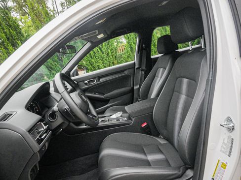 Used 2025 Honda Civic Sport image 16