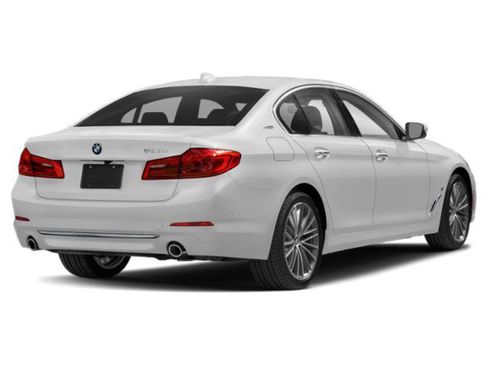 Used 2019 BMW 530e w/ Convenience Package RWD image 2
