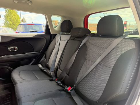 Used 2018 Kia Soul + FWD image 19