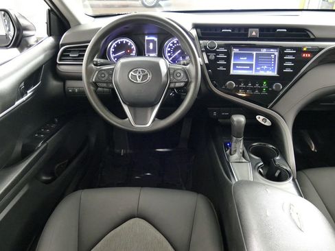 Used 2019 Toyota Camry LE image 5
