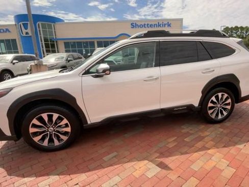Used 2025 Subaru Outback Touring AWD/4WD image 6