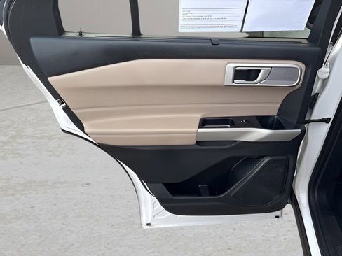 Used 2022 Ford Explorer Limited w/ Equipment Group 301A image 22