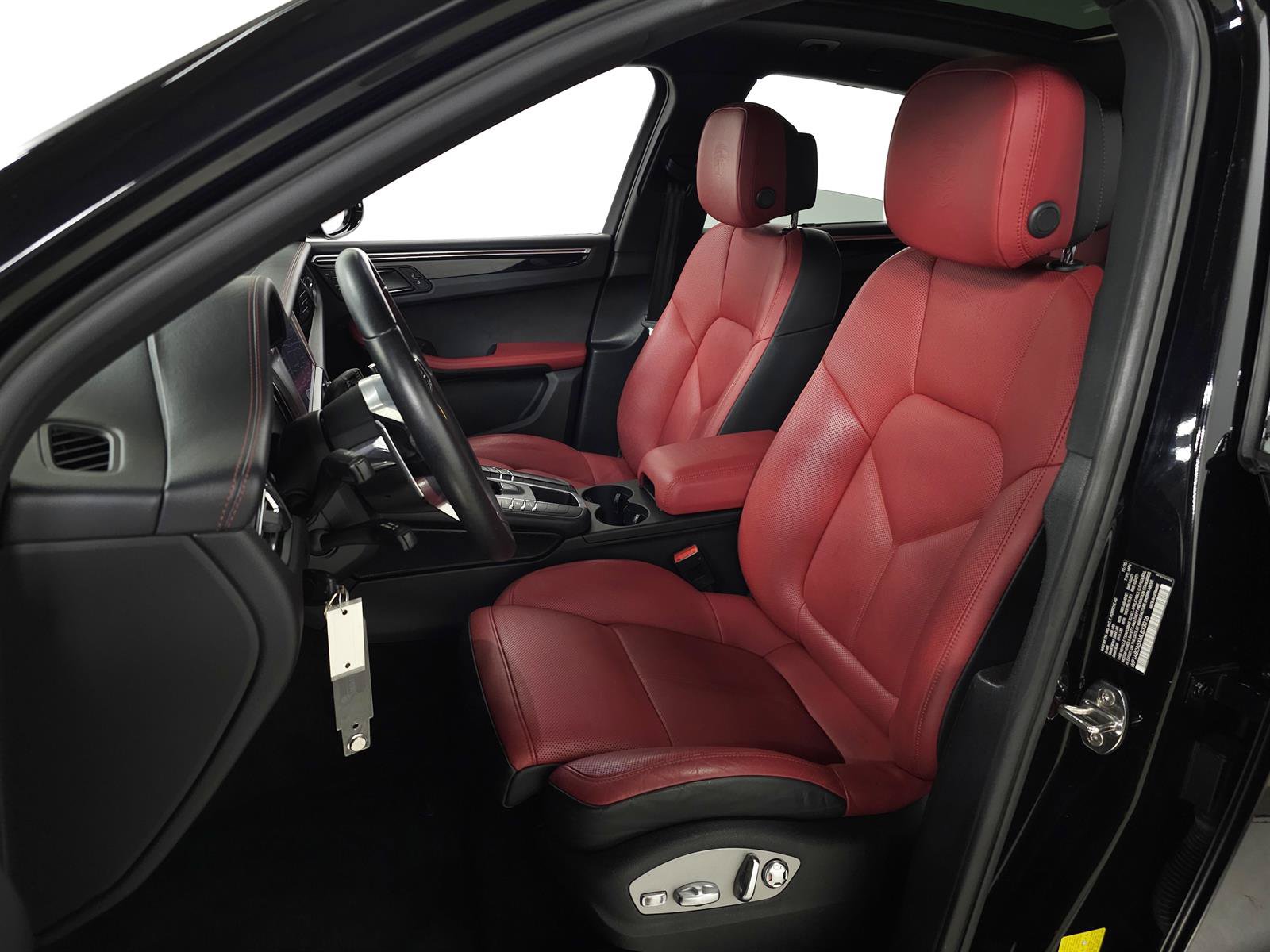 Used 2021 Porsche Macan S AWD/4WD image 15