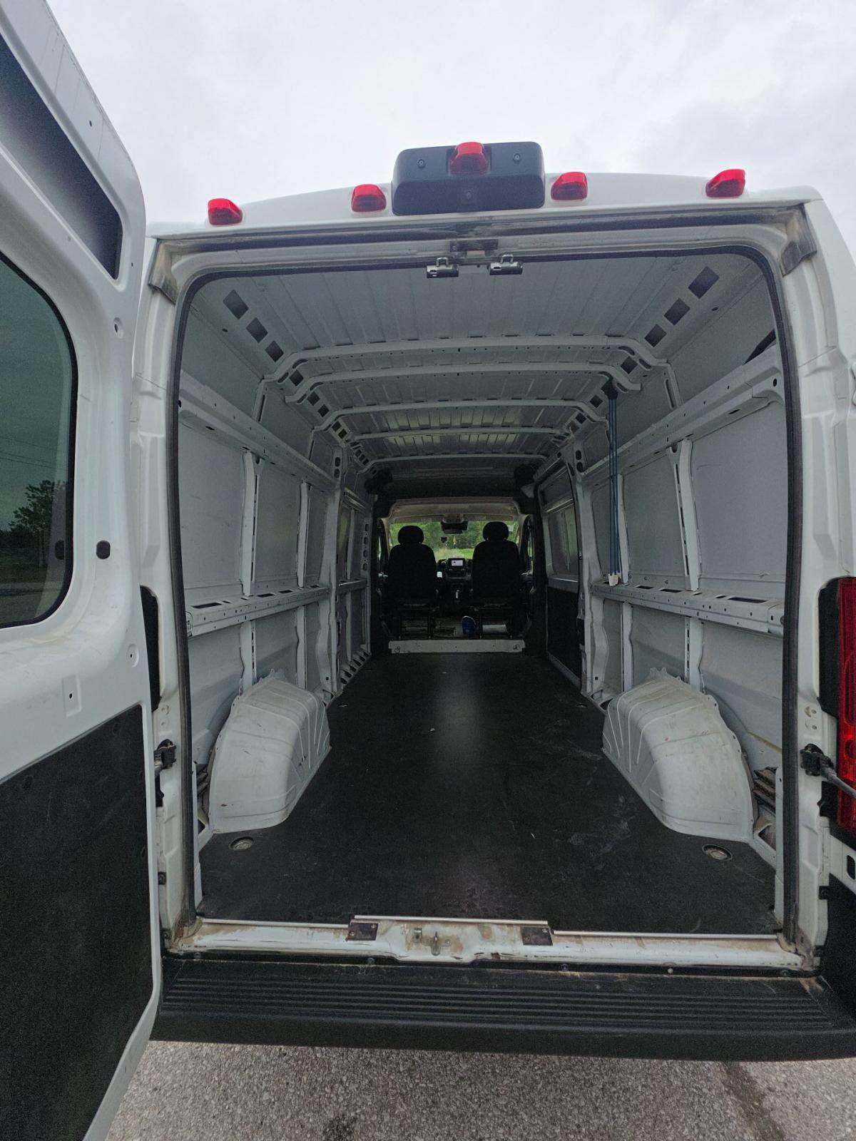 Used 2023 RAM ProMaster 2500 FWD image 11