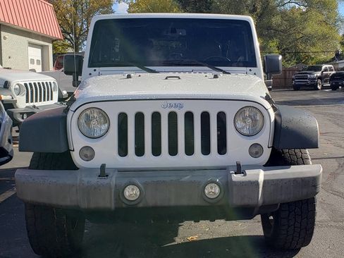 Used 2015 Jeep Wrangler Unlimited Rubicon w/ Connectivity Group image 3