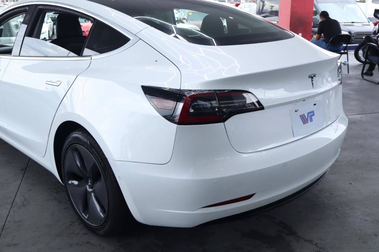 Used 2020 Tesla Model 3 Standard Range RWD image 9