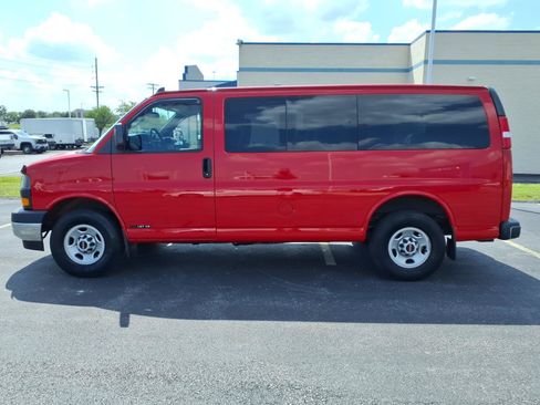 Used 2021 GMC Savana 3500 LS w/ Chrome Appearance Package RWD image 4