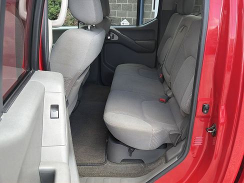 Used 2005 Nissan Frontier SE w/ (P01) Power Pkg AWD/4WD image 25