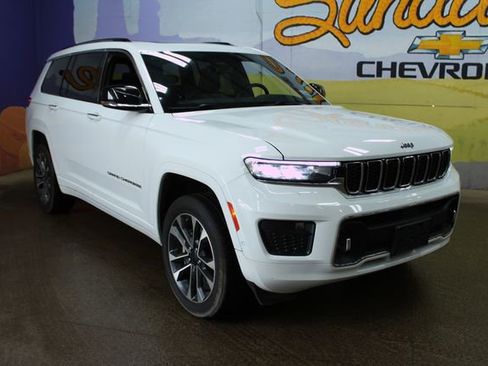 Used 2022 Jeep Grand Cherokee L Overland w/ Luxury Tech Group IV AWD/4WD image 4
