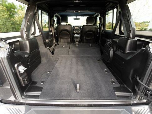 Used 2019 Jeep Wrangler Unlimited Sahara w/ Quick Order Package 24M Moab image 34