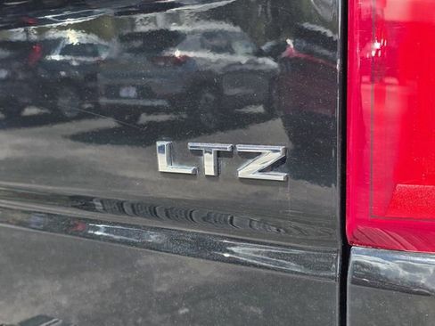 Used 2023 Chevrolet Silverado 1500 LTZ image 12