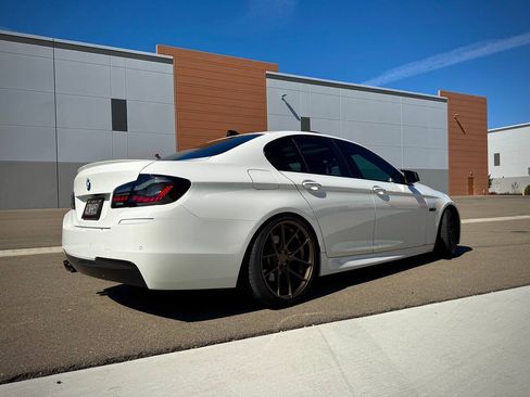 Used 2011 BMW 528i Sedan RWD image 5