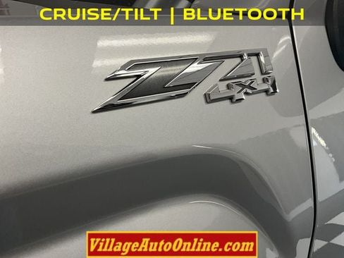 Used 2017 GMC Sierra 1500 SLE w/ SLE Value Package AWD/4WD image 11