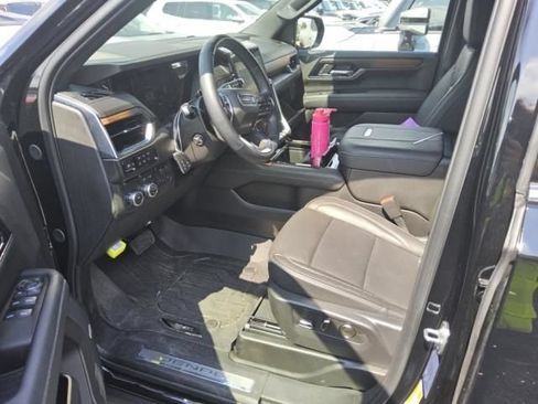 Used 2025 GMC Yukon Denali w/ Denali Reserve Package RWD image 10