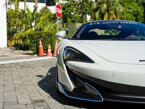 Used 2019 McLaren 600LT RWD image 6