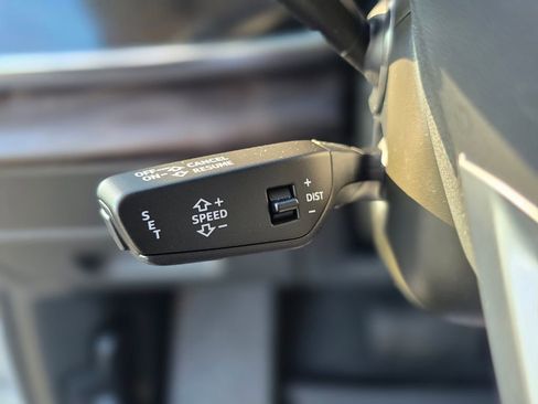 Used 2023 Audi Q8 Premium Plus image 37