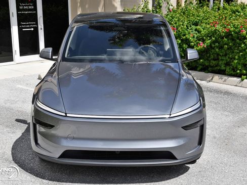 Used 2026 Tesla Model Y AWD image 35