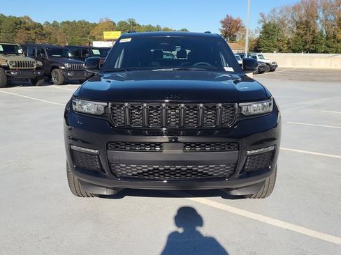 New 2025 Jeep Grand Cherokee L Limited w/ Black Appearance Package image 18
