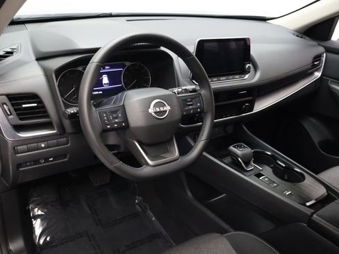 Used 2026 Nissan Rogue SV FWD image 15